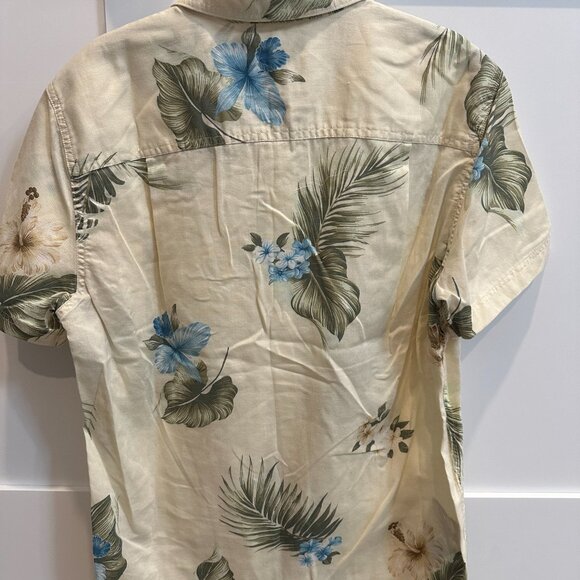 American Eagle Floral Button-Down Shirt – Cream with Blue & Green Print, Small - Picture 2 of 2